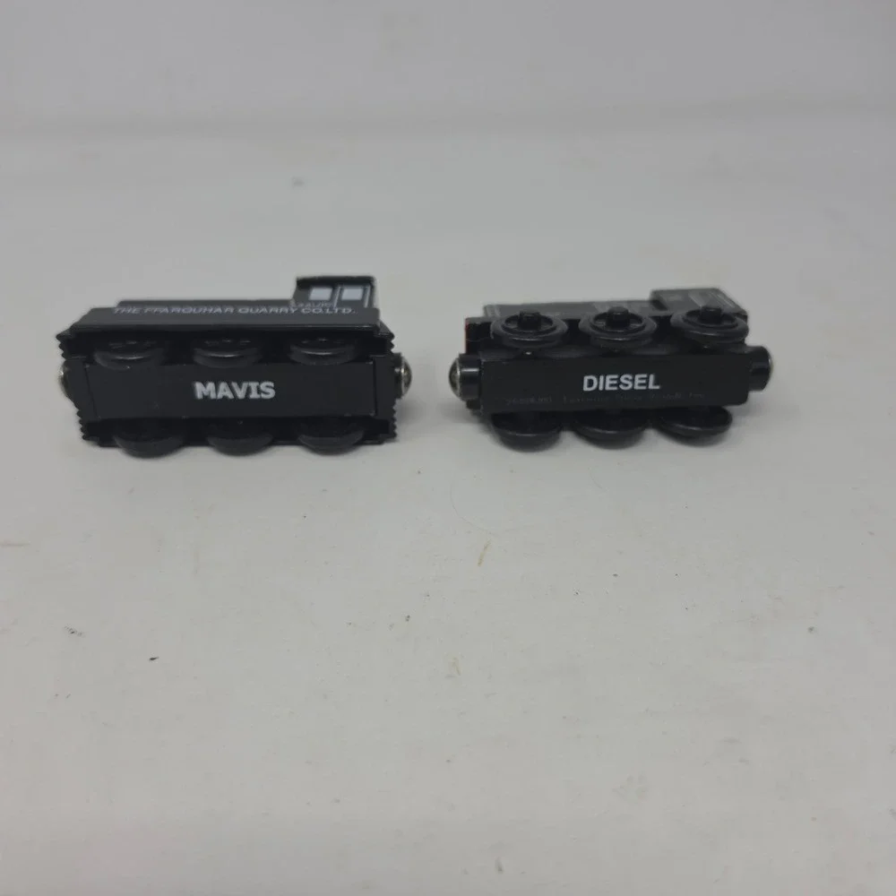 Thomas Friends Wooden Railway Mavis + Diesel Black Engines Learning Curve Lot x
